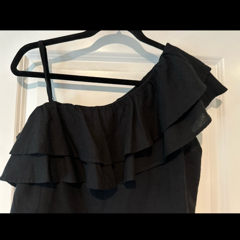 One shoulder summer top!